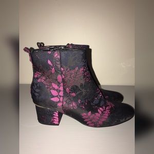 Liz Claiborne Floral Booties Block Heel Zip